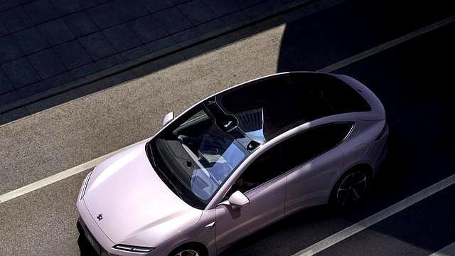 新款蔚来ET5T官图曝光配置升级新增车色5月25日上市引期待