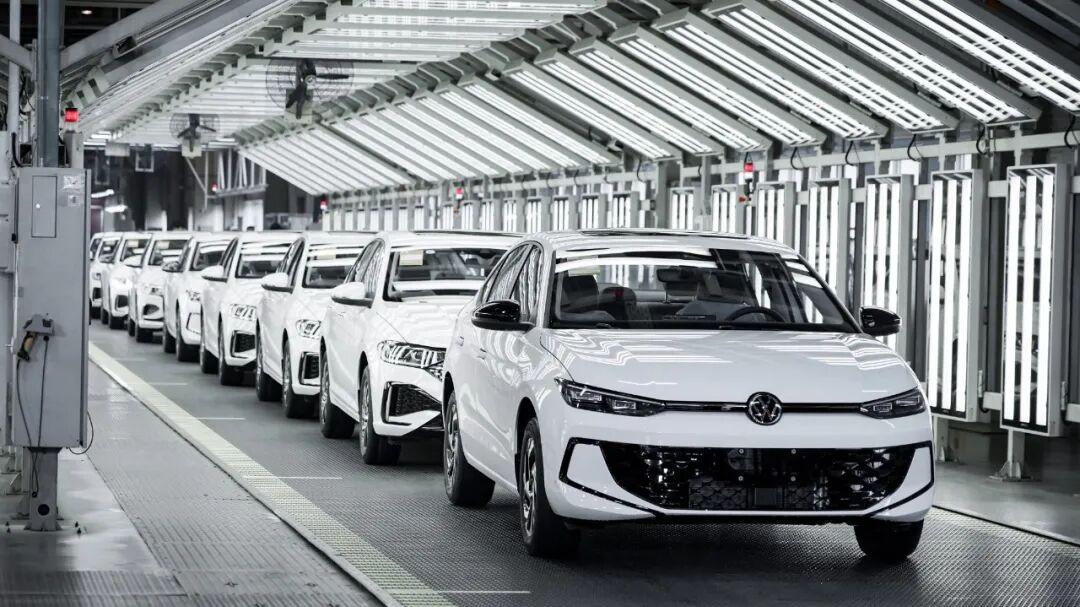 一汽要成零跑第一大股东？新款比亚迪夏限时19.68万起；特斯拉也搞飞行汽车；第650万辆朗逸下线；新