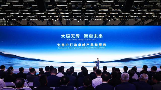 对话杨彦鼎：智能化下半场，汽车是基础，核心是商业模式（上）