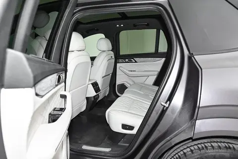 领克 09 放大招：四驱标配 + 15 万 5 年 0 息，家庭党必看