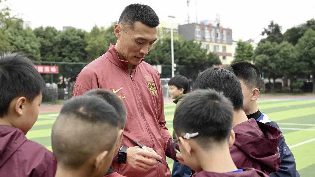 国足福星、金玟哉的良师、保护性接应缔造者任国足U22助教！
