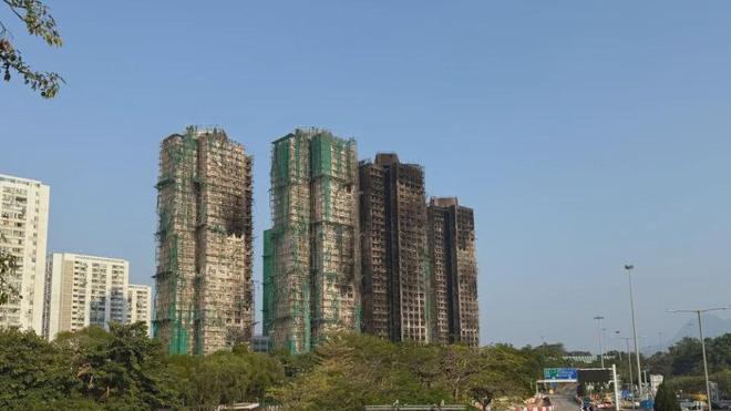 红船专访·香港故事丨见证边界感下的炽热：看懂香港灾难后的团结与克制