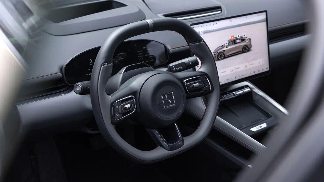 穿梭于未来的优雅与从容——极氪007GT四驱版