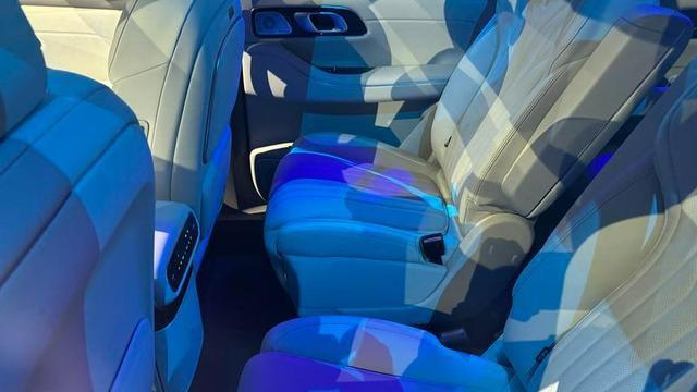 吉利银河M9米兰开启全球首秀 综合续航为1500km