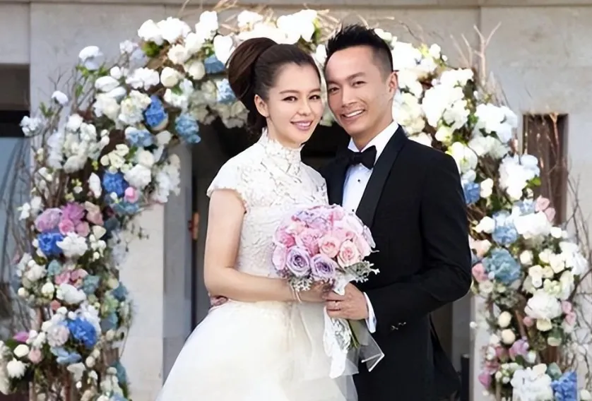 从15岁开始男人不断，半百了还没玩够，人间尤物徐若瑄现形记
