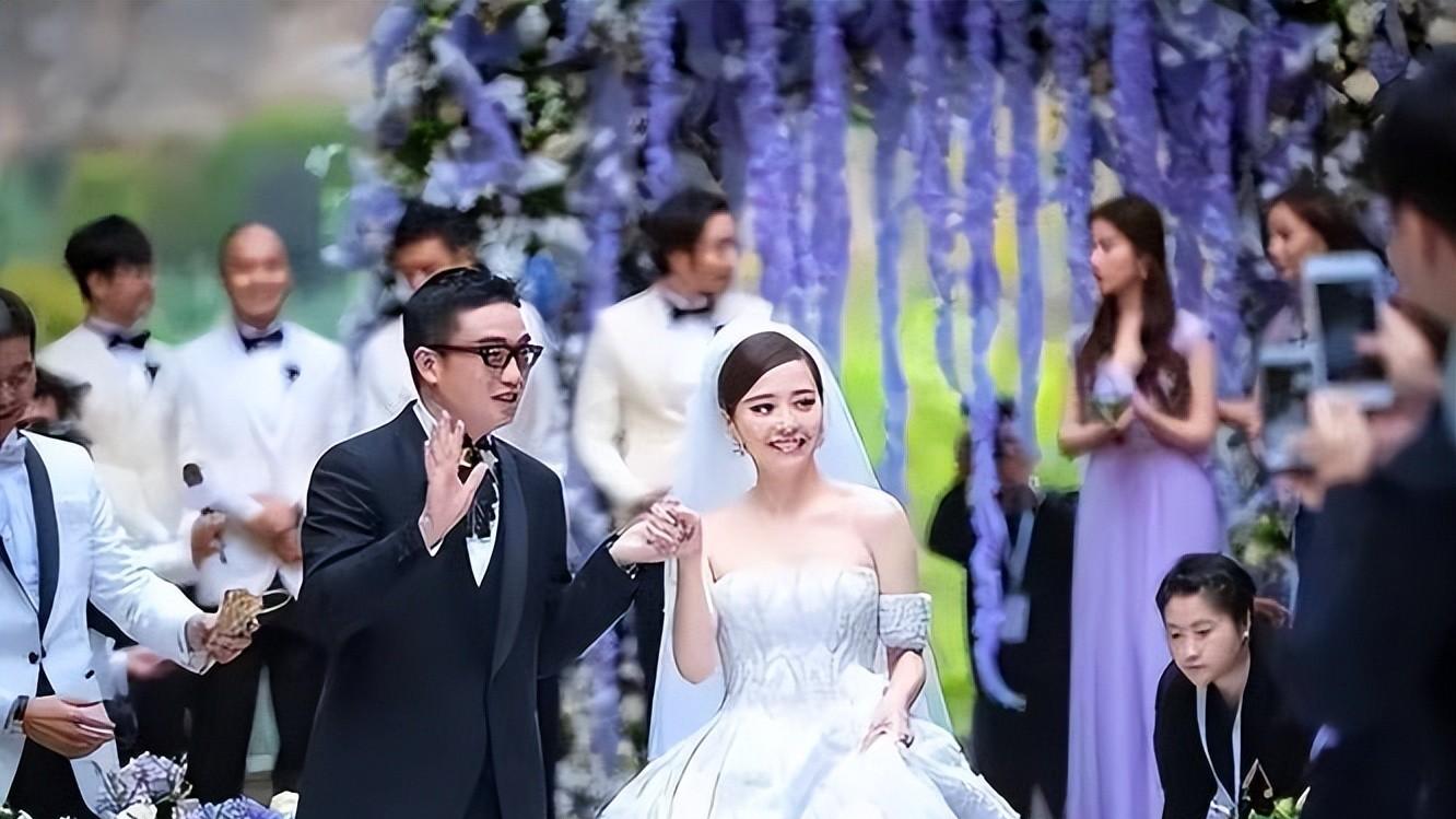 离婚7年，张靓颖高调宣布喜讯，冯轲终为自己的错误买了单！