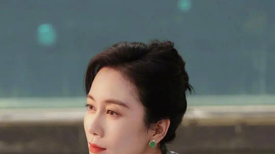 温峥嵘报警后突删声明！AI盗脸直播黑产曝光，463元就能定制