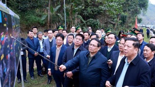 越南不仅在南海填海造陆，还开口向中国借83亿，一手算盘打的很响