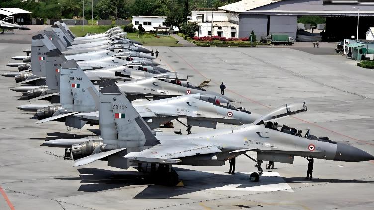 唯一没有美国驻军的西方强国，美军拿它毫无办法，至今无法进入