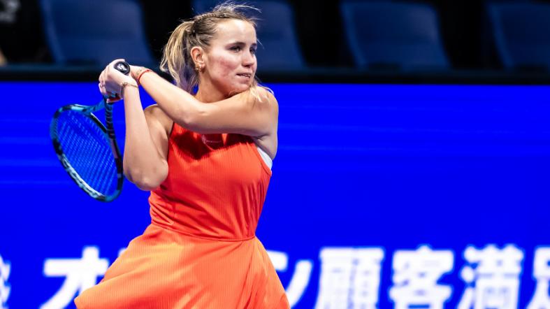 喜获WTA500赛开门红！前澳网冠军肯宁仅丢4局，2-0横扫对手