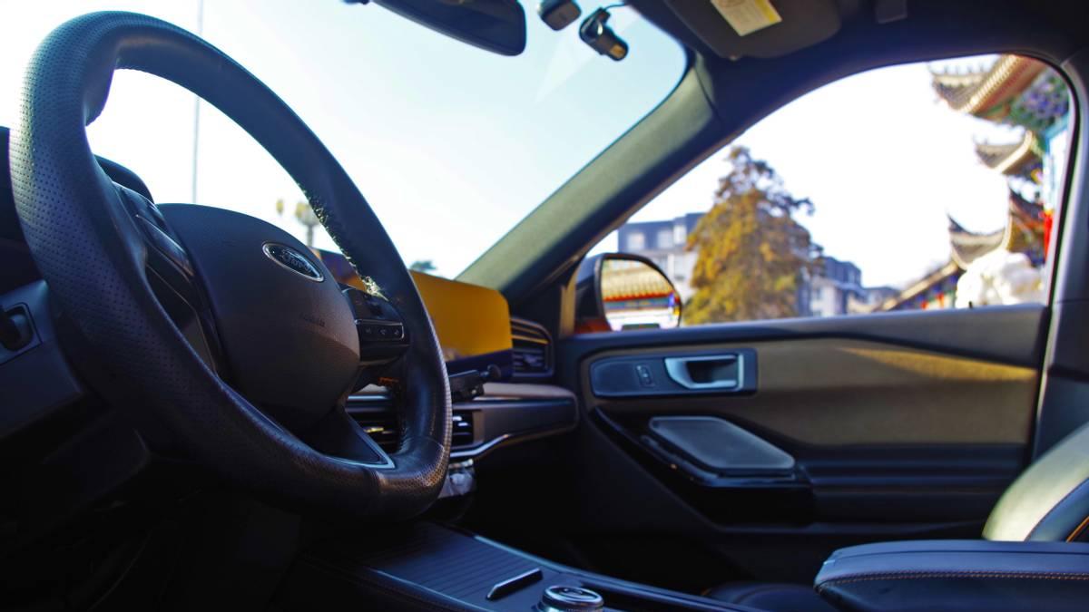 探险者内饰豪华，驾乘舒适