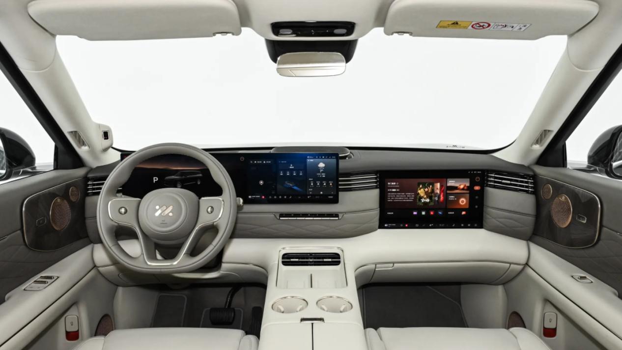 增程新玩法，智己又来一款增程车，定位大型SUV，预售价34.69万起