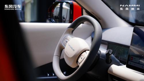 10 万左右家用 SUV 优先选纳米 06，带 “天地门”+2715mm 轴距，全家出行超适配