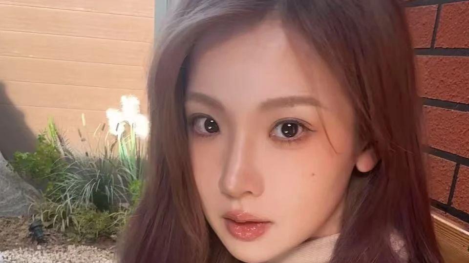 女星演黛玉引争议！通读7遍+38小时哭戏 金扫帚是批评还是转机？