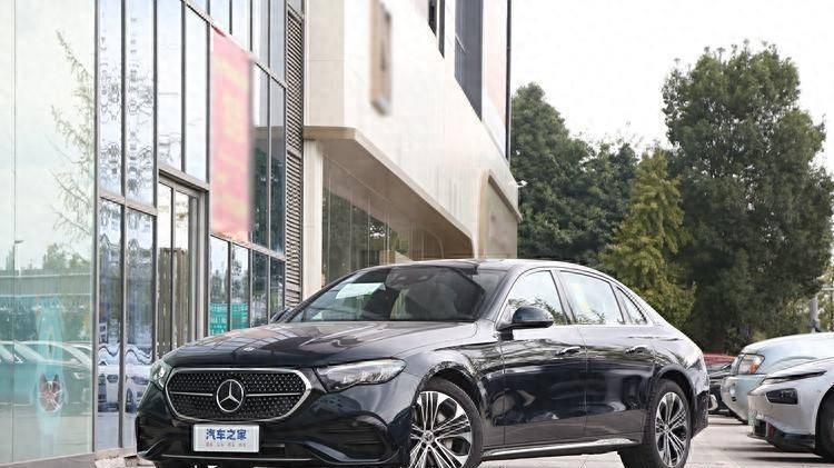 2025款改款奔驰E级上市，售45.18万起，整备质量，油耗调整