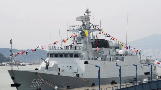 朝鲜海军发生事故，新建驱逐舰下水失败