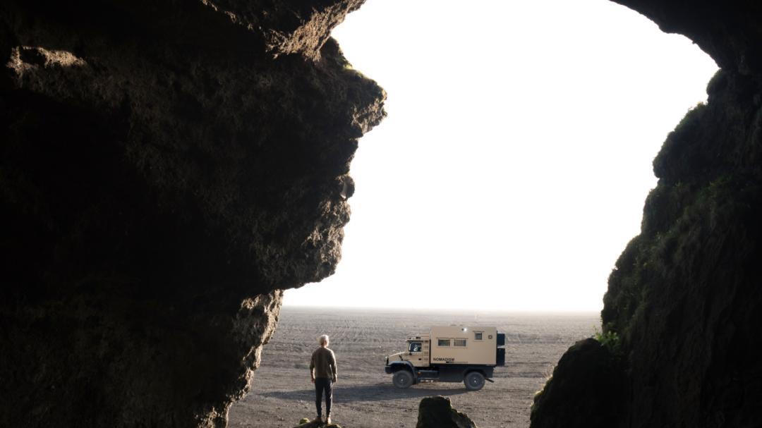 有那么一辆车，陪你可翻山，可下河，流浪地球