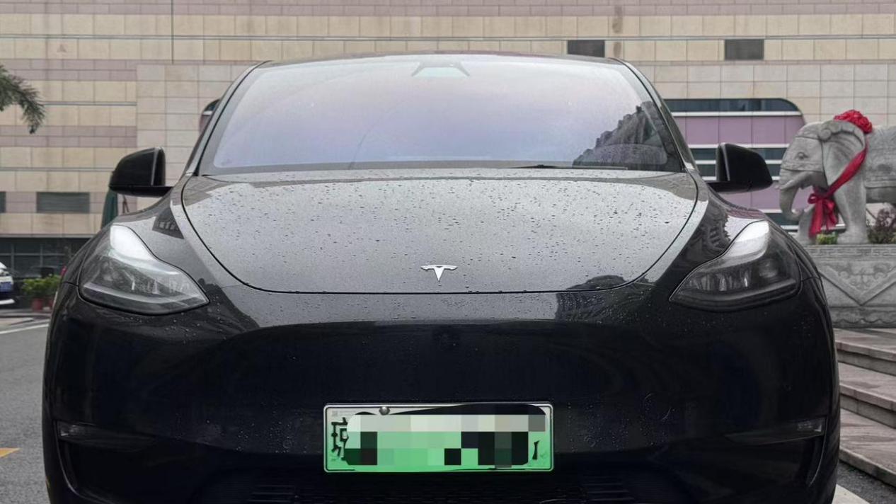 2021款Model Y长续航版，7.4万公里，纯电出行新选择！