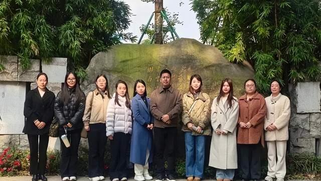 广元市实验小学英语骨干教师赴川大附小观摩小学英语赛课活动纪实