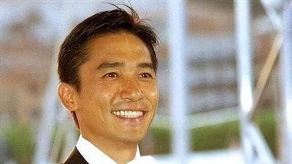 偶遇梁朝伟：62岁的他，依然闪耀，却更像一首人间烟火歌