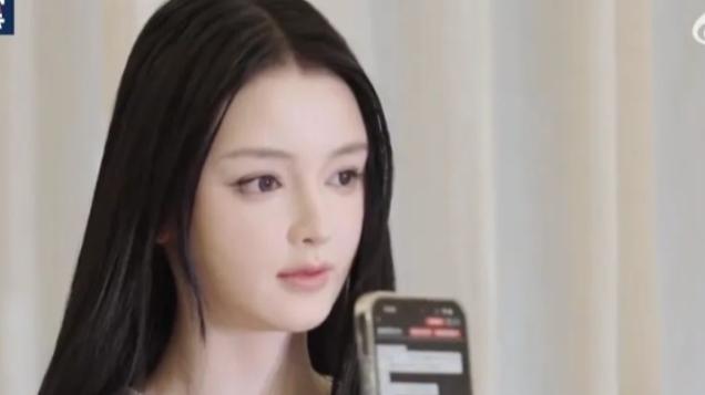 被骂 “像 AI 怪物” 的听障女孩：我摘下苹果肌假体那天，终于敢直视镜子