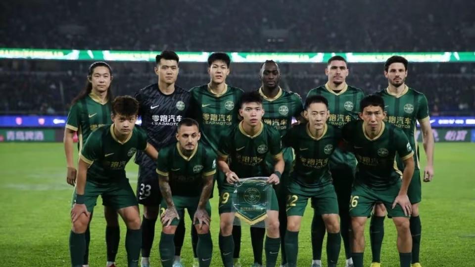 失望，浙江队直接举白旗放水，遭多位媒体人痛批，海港卫冕成功最该感谢就是浙江队