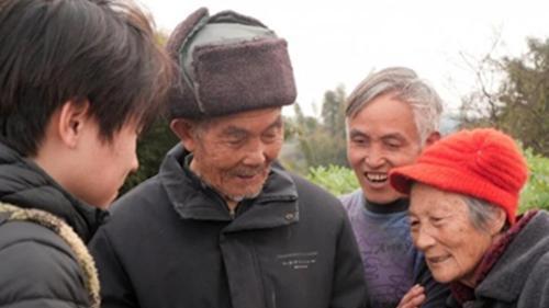 西南交大实践队赴自贡三河村：瑞彩映颜，笑影迎春