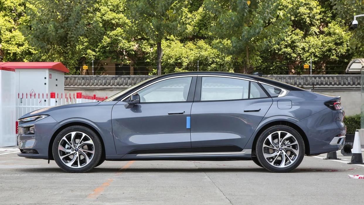 2025款福特蒙迪欧解析：全新设计语言与配置升级分析