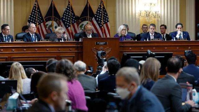 全球一起看美国的笑话，向中国让步后，特朗普经历了最难过的一天