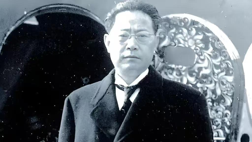 他是中共一大的代表，为何会脱党成为汉奸？几个细节可以看出