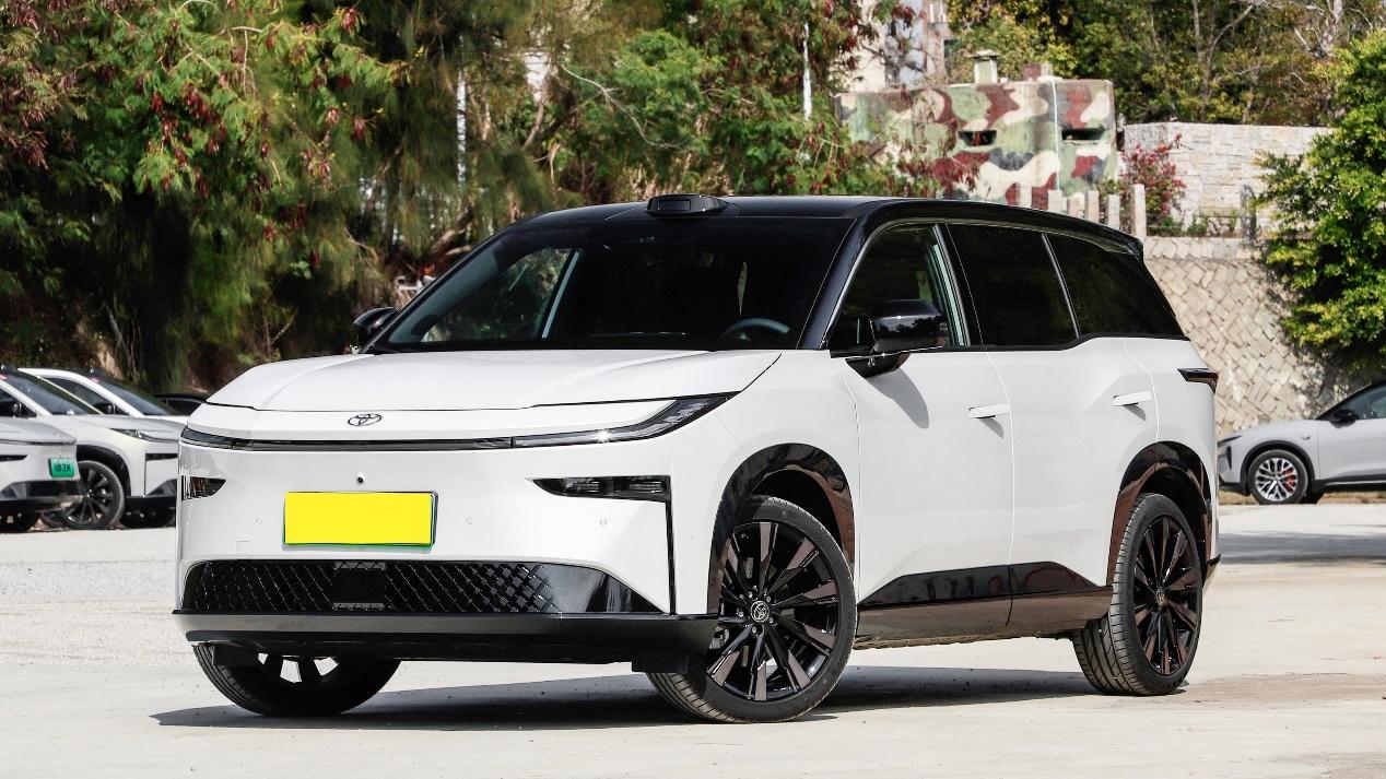 广汽丰田铂智3X发布，智驾干到10万+