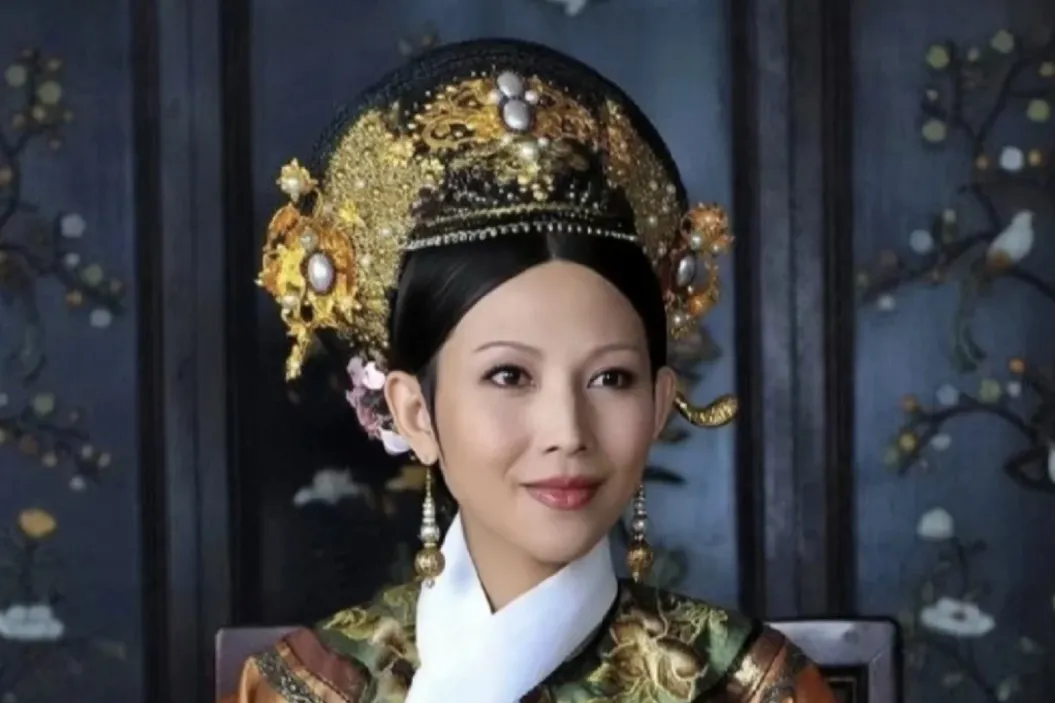 甄嬛产子离宫前为胧月的3件事，揭开宜修放过胧月的秘密