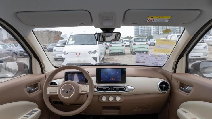 不到5万元的预算，满座出行也快乐，五菱宏光MINIEV选购指南