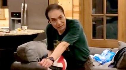 他曾是中国男排主力，实力超过汪嘉伟，71岁在美国病逝太让人心痛