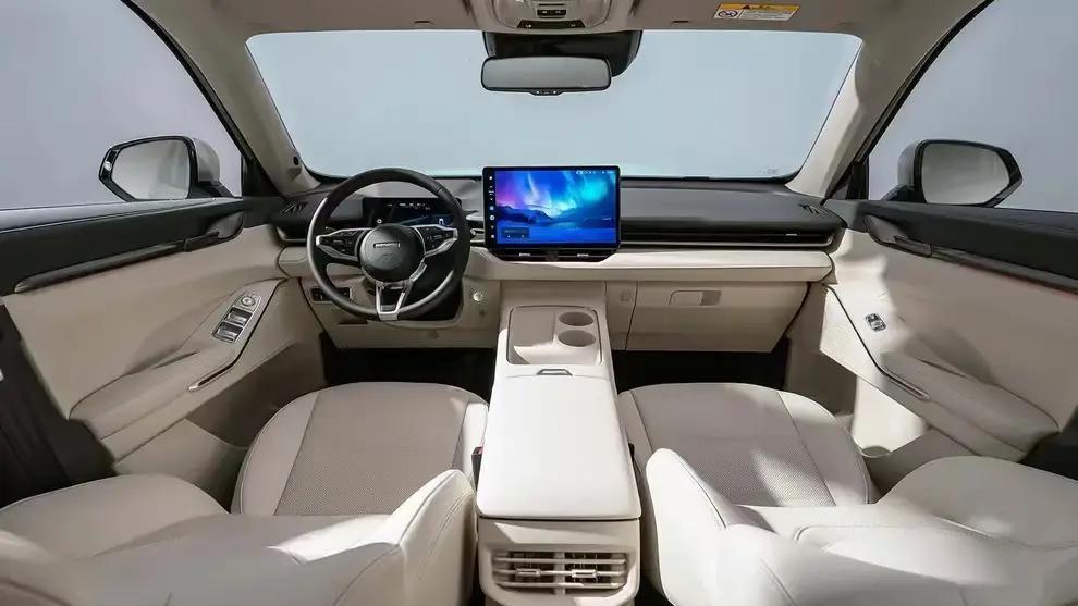 家用车选小不选大？这两款紧凑型车，动力足空间大，油耗还亲民