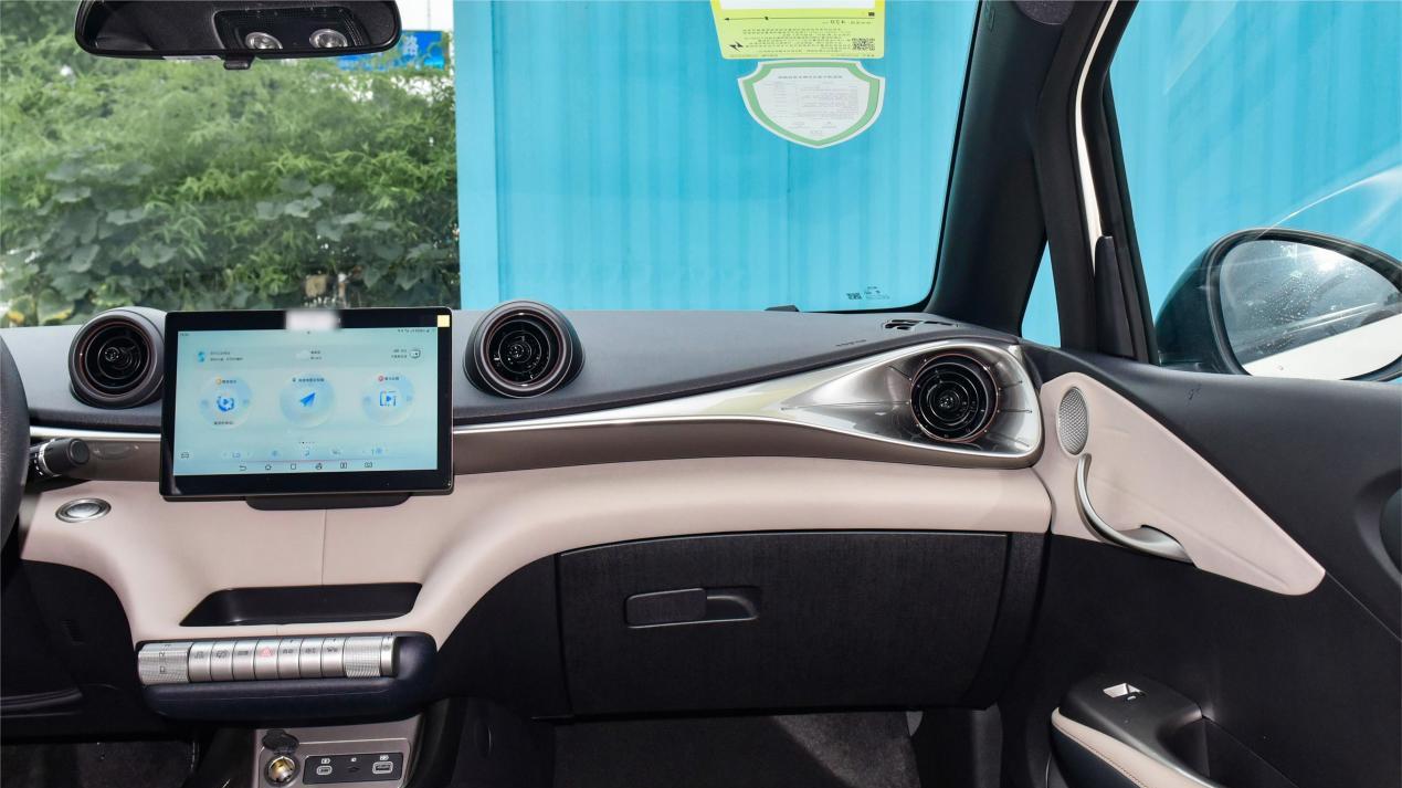 埃安UT鹦鹉龙VS比亚迪海豚：谁才是十万级纯电小车的 “头号玩家”