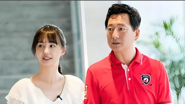 封杀只是冰山一角！34岁郑爽突传消息，想从美国回来可没那么简单