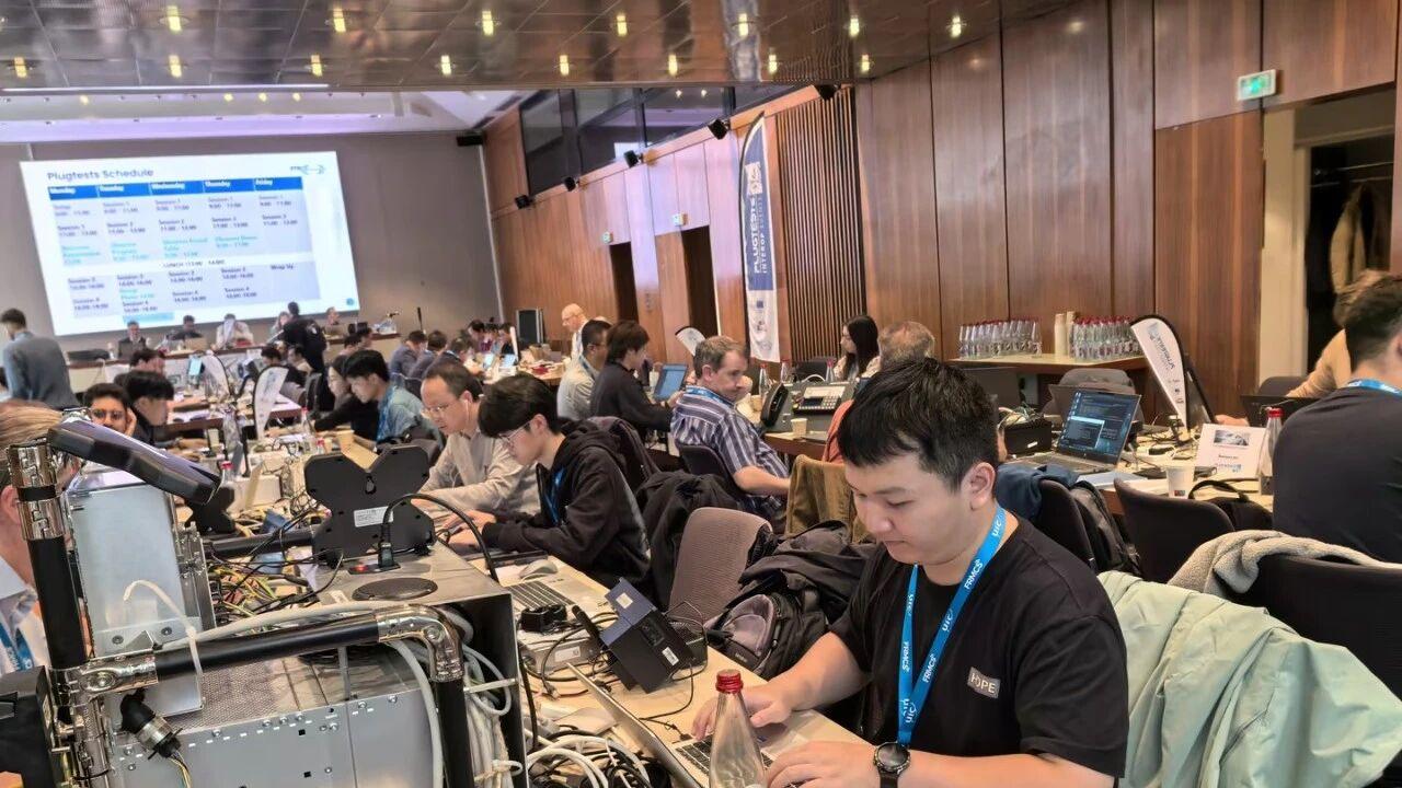 共筑未来铁路通信基石：海能达等45家全球企业同测互操作性，构建FRMCS开放生态