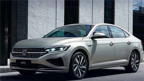上汽大众帕萨特2025出众款双面美学+智驾科技，限时一口价15.99万元起
