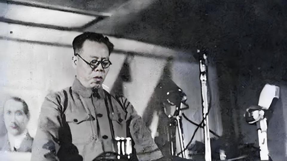康生为何能成正国级的干部？提携过他的两个人，被他狠踩一脚