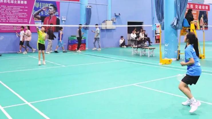 "羽毛球教练认证培训证书报考：CPST《高级教练员》助你职业起飞"