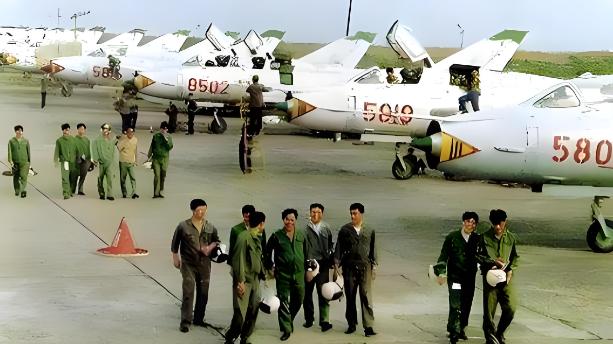 1979年对越反击战，我军数百架战机升空，为何才1小时就返航了？