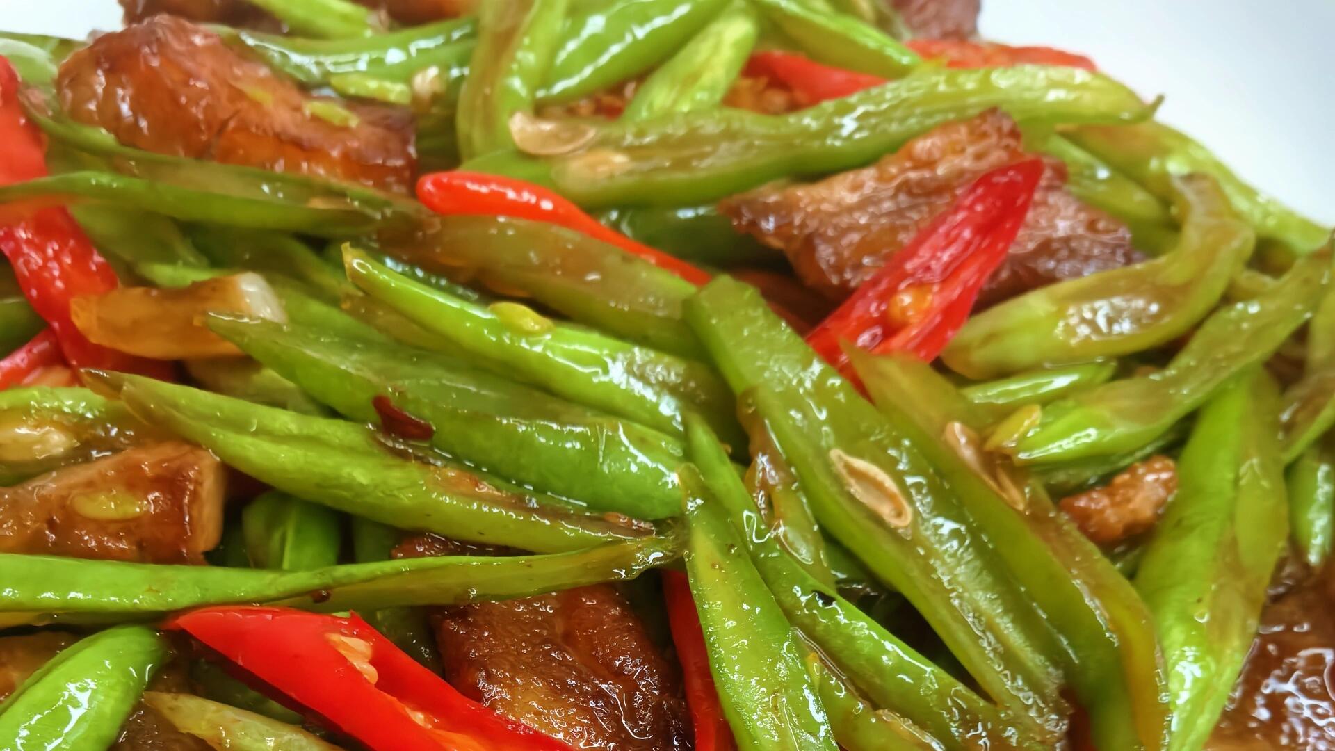 解锁美味密码！四季豆炒五花肉香翻厨房