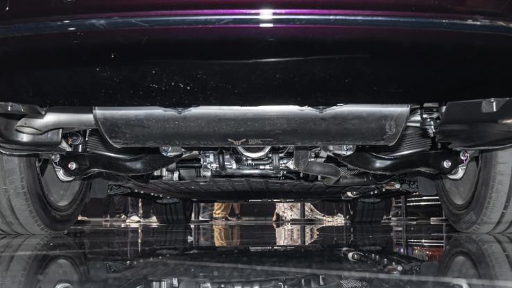 国产“迈巴赫GLS”？终身免费基础保养，搭乾崑ADS 4