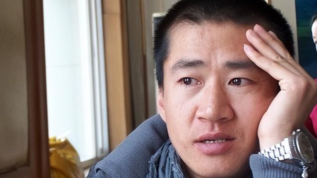 一个贪财一个好色？老夫少妻的“残酷”，在42岁李嘉明身上应验了