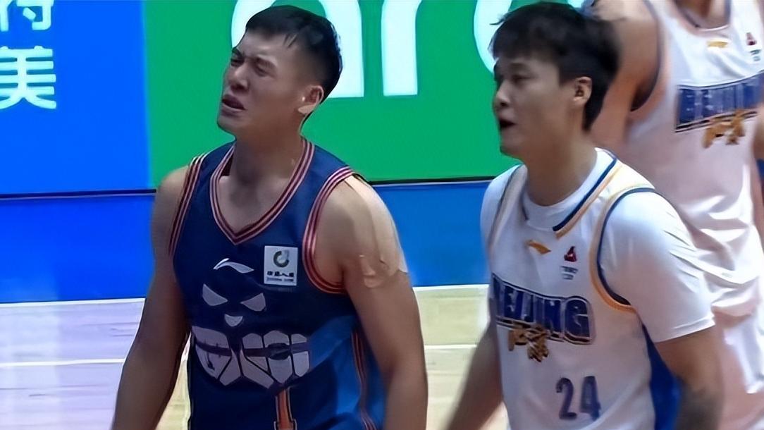 昔日总冠军狂输51分，CBA没外援实在是不行
