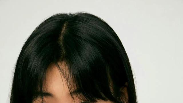 佟大为17岁女儿罕见露面，身高近180气质飒，母女俩颜值直接封神