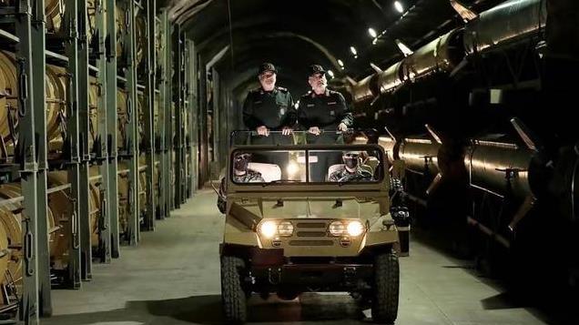 特朗普懒得理，伊朗仍自曝导弹基地，哈梅内伊是天真还是另有筹谋