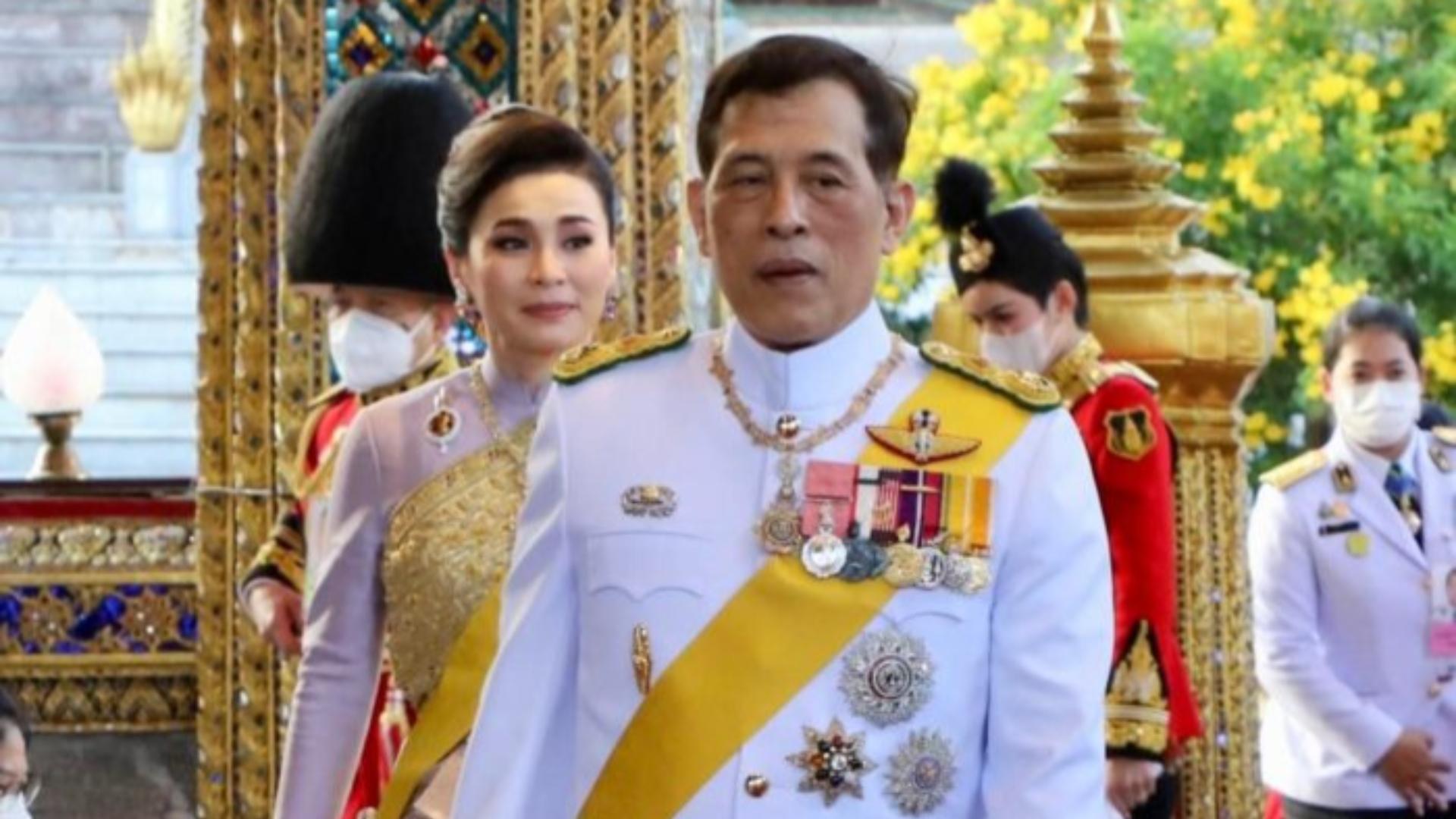 国宴信息量大！泰王携两位小妾高调出席，苏提达无可奈何