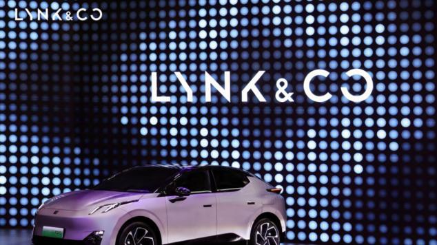 红运美学不只是噱头！领克 Z20曜红版上新发布，实力比颜值更抗打